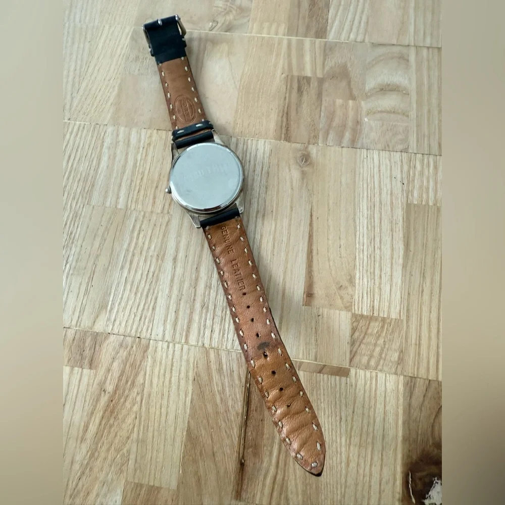 Vintage fossil roadtrip collection baseball theme leather watch NEW BATTERY